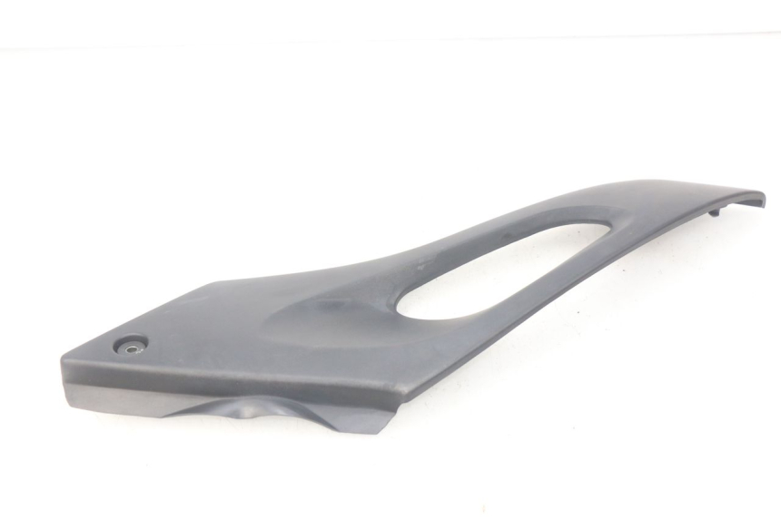 photo de OSŁONA POD LEWYM SIEDZENIEM SUZUKI XF FREEWIND 650 (1997 - 2003) - Zoom stanu zużycia