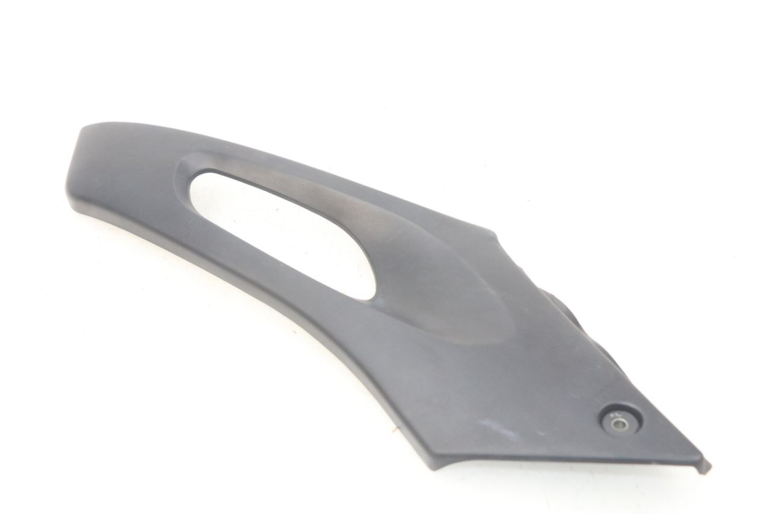 photo de OSŁONA POD LEWYM SIEDZENIEM SUZUKI XF FREEWIND 650 (1997 - 2003) - Inny kąt widzenia