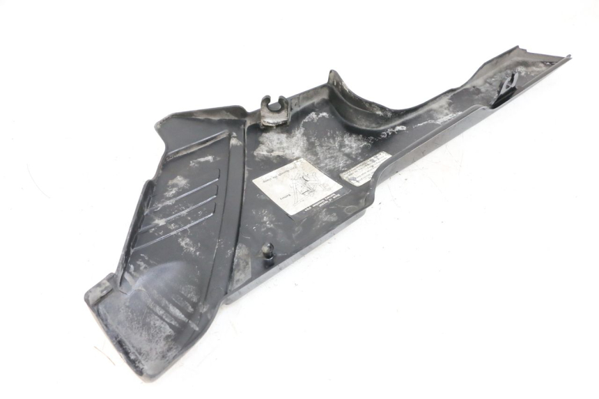 photo de OSŁONA POD LEWYM SIEDZENIEM YAMAHA XJ F 900 (1983 - 1994) - Zoom stanu zużycia