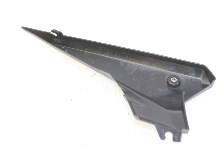 photo de OSŁONA POD LEWYM SIEDZENIEM YAMAHA XJ6 ABS 600 (2008 - 2016) - Inny kąt widzenia