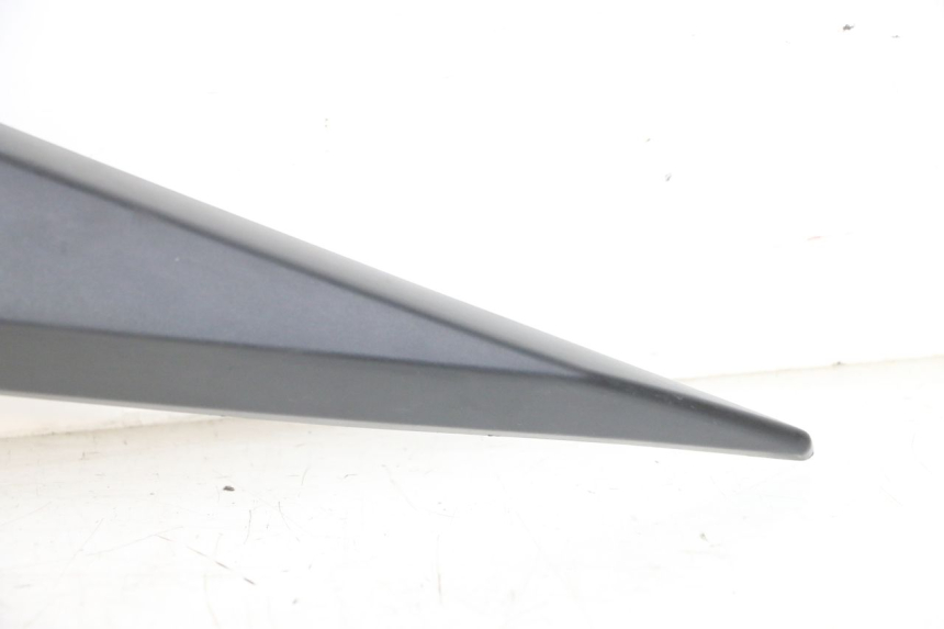 photo de OSŁONA POD LEWYM SIEDZENIEM YAMAHA XJ6 ABS 600 (2008 - 2016) - Zbliżenie techniczne