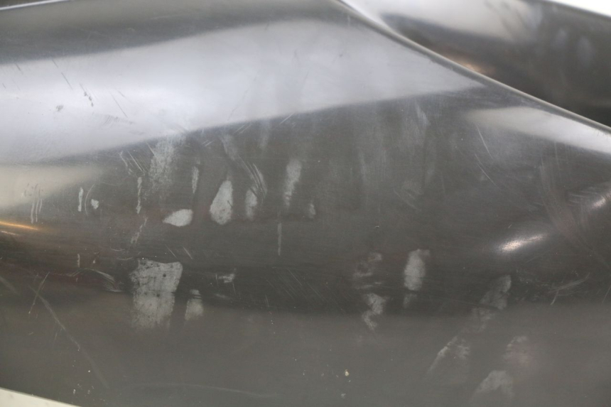 photo de OSŁONA POD LEWYM SIEDZENIEM YAMAHA XP T-MAX TMAX ABS 500 (2004 - 2007) - Szczegół części