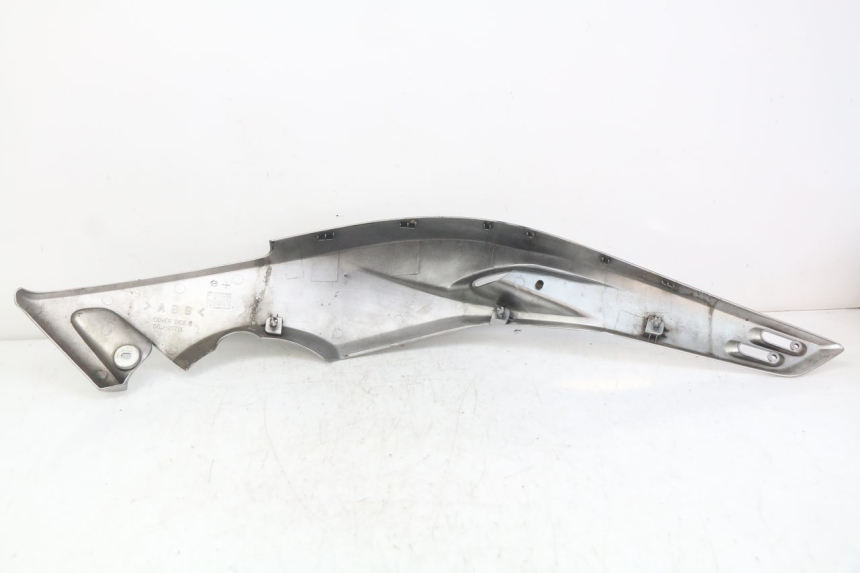 photo de OSŁONA POD LEWYM SIEDZENIEM YAMAHA XP T-MAX TMAX 500 (2004 - 2007) - Szczegół części