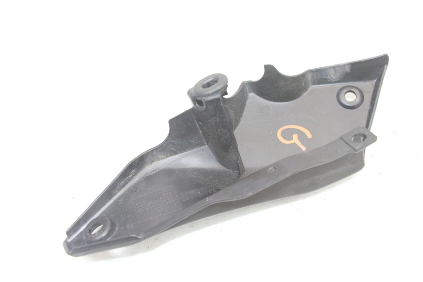 photo de OSŁONA POD LEWYM SIEDZENIEM YAMAHA TRACER 7 700 (2020 - 2024) - Inny kąt widzenia