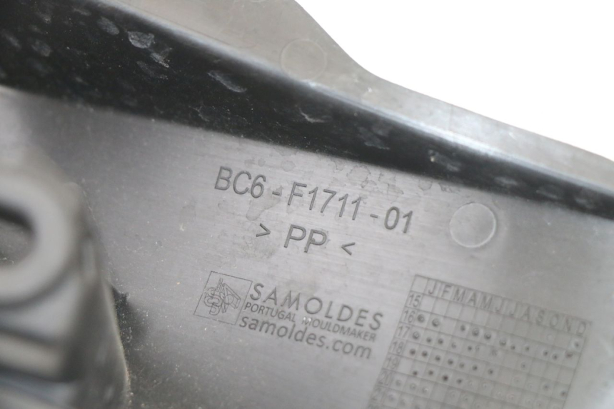 photo de OSŁONA POD LEWYM SIEDZENIEM YAMAHA TRACER 7 700 (2020 - 2024) - Zbliżenie techniczne