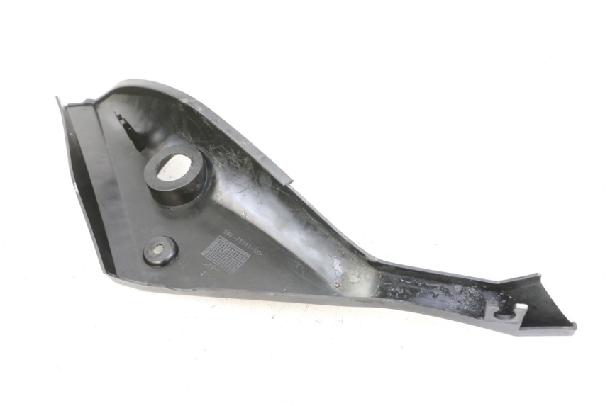 photo de OSŁONA POD LEWYM SIEDZENIEM YAMAHA TZR 50 (2008 - 2016) - Inny kąt widzenia