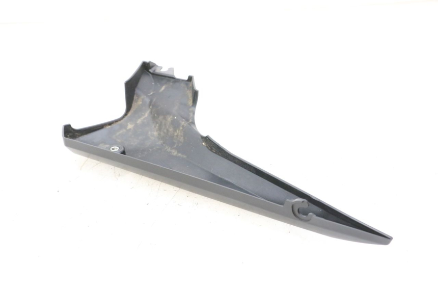 photo de OSŁONA POD LEWYM SIEDZENIEM YAMAHA XJ6 600 (2008 - 2016) - Szczegół części