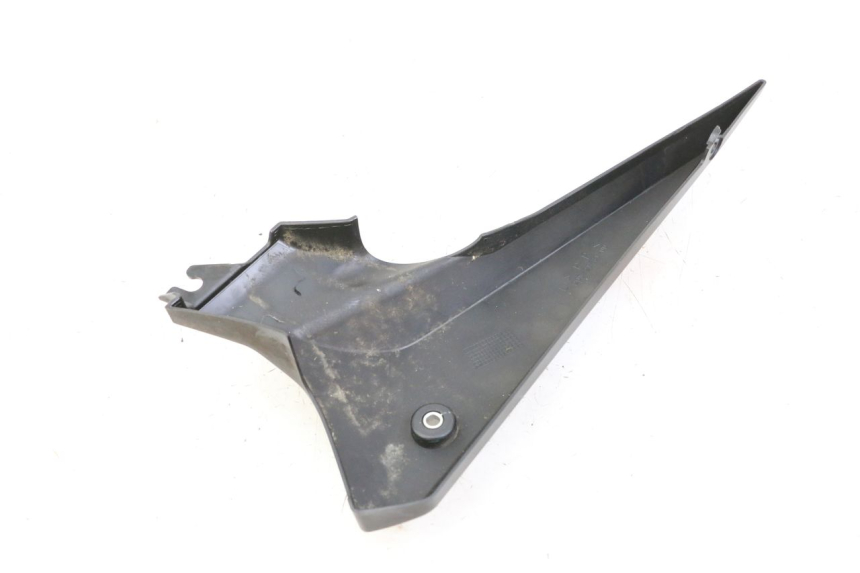 photo de OSŁONA POD LEWYM SIEDZENIEM YAMAHA XJ6 600 (2008 - 2016) - Zoom stanu zużycia