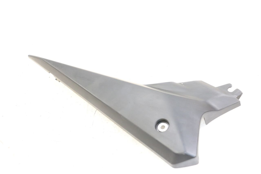 photo de OSŁONA POD LEWYM SIEDZENIEM YAMAHA XJ6 ABS 600 (2008 - 2016) - Inny kąt widzenia