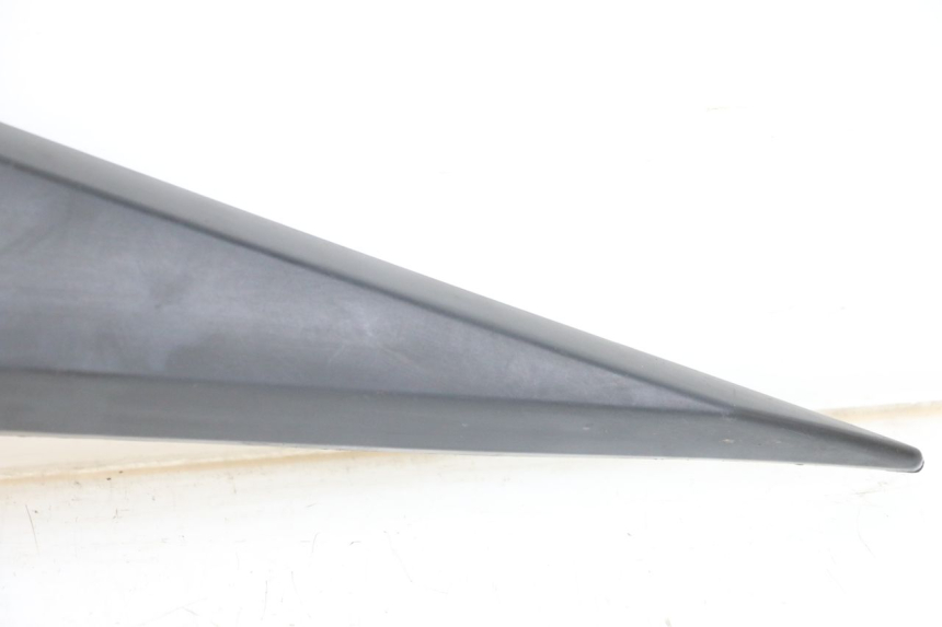 photo de OSŁONA POD LEWYM SIEDZENIEM YAMAHA XJ6 ABS 600 (2008 - 2016) - Zbliżenie techniczne