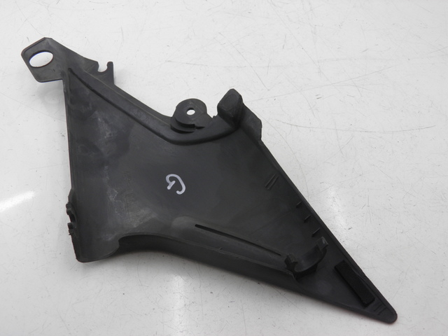 photo de OSŁONA POD LEWYM SIEDZENIEM YAMAHA XJS DIVERSION 600 (1997 - 1999) - Szczegół części