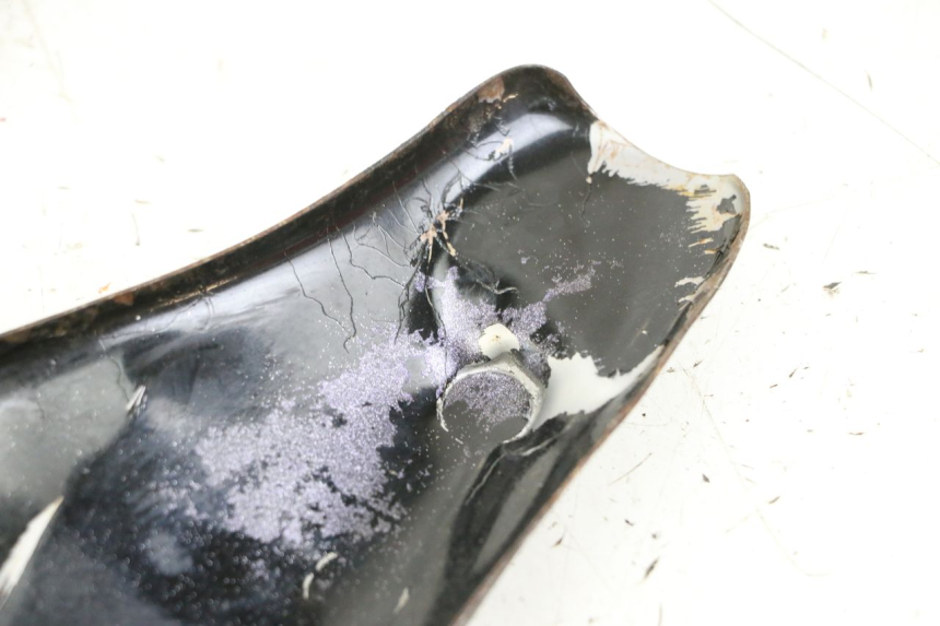 photo de OSŁONA POD LEWYM SIEDZENIEM YAMAHA XV VIRAGO 535 (1988 - 2004) - Zoom stanu zużycia