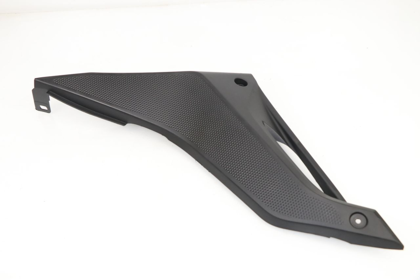 photo de OSŁONA POD LEWYM SIEDZENIEM YAMAHA YZF R 125 (2008 - 2013) - Zoom stanu zużycia