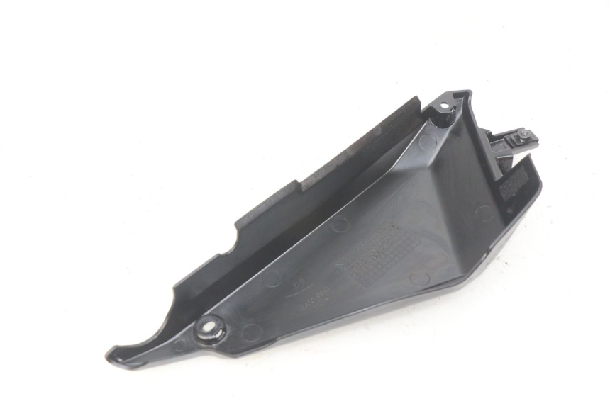 photo de OSŁONA POD LEWYM SIEDZENIEM KAWASAKI Z 650 (2016 - 2019) - Zoom stanu zużycia