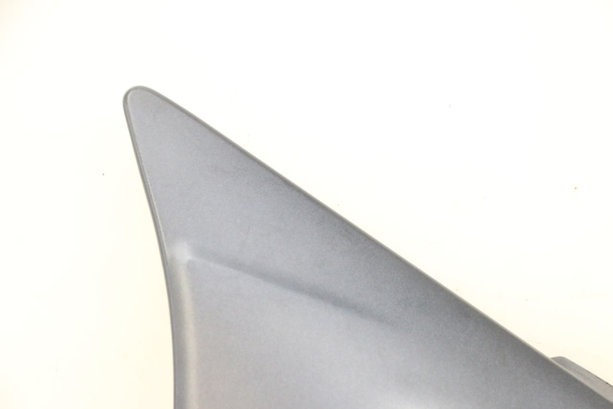 photo de OSŁONA POD LEWYM SIEDZENIEM KAWASAKI ZR 7 750 (1999 - 2004) - Szczegóły charakterystyczne