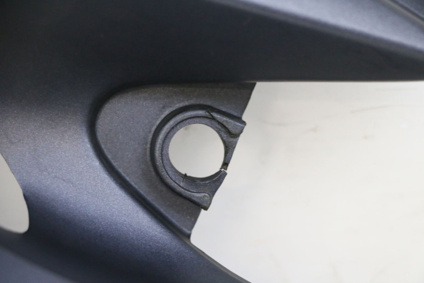 photo de OSŁONA POD LEWYM SIEDZENIEM KAWASAKI ZR 7 750 (1999 - 2004) - Stan powierzchni