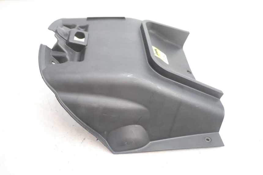 photo de OSŁONA POD SIEDZENIEM GILERA GP 800 (2007 - 2013) - Inny kąt widzenia