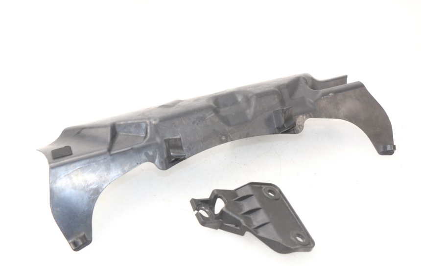 photo de OSŁONA POD SIEDZENIEM SUZUKI GSX-R GSXR 750 (2011 - 2016) - Szczegół części