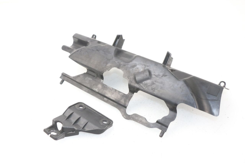 photo de OSŁONA POD SIEDZENIEM SUZUKI GSX-R GSXR 750 (2011 - 2016) - Zoom stanu zużycia