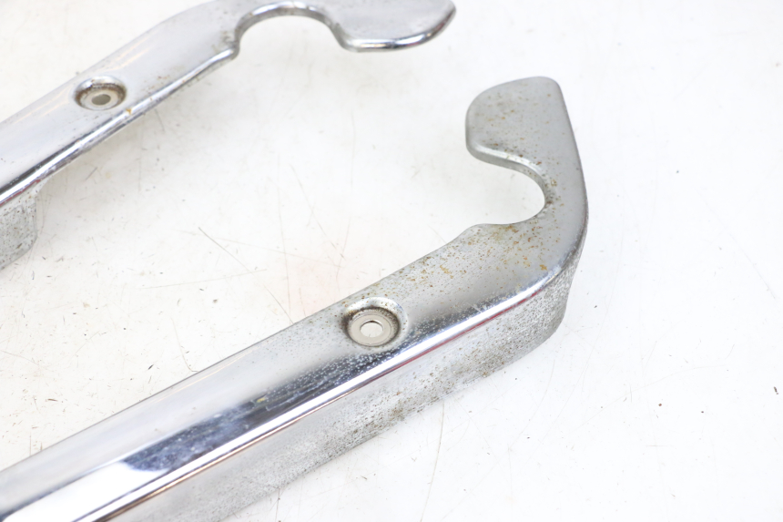 photo de OSŁONA POD SIEDZENIEM SUZUKI GZ MARAUDER 125 (1998 - 2004) - Zbliżenie techniczne