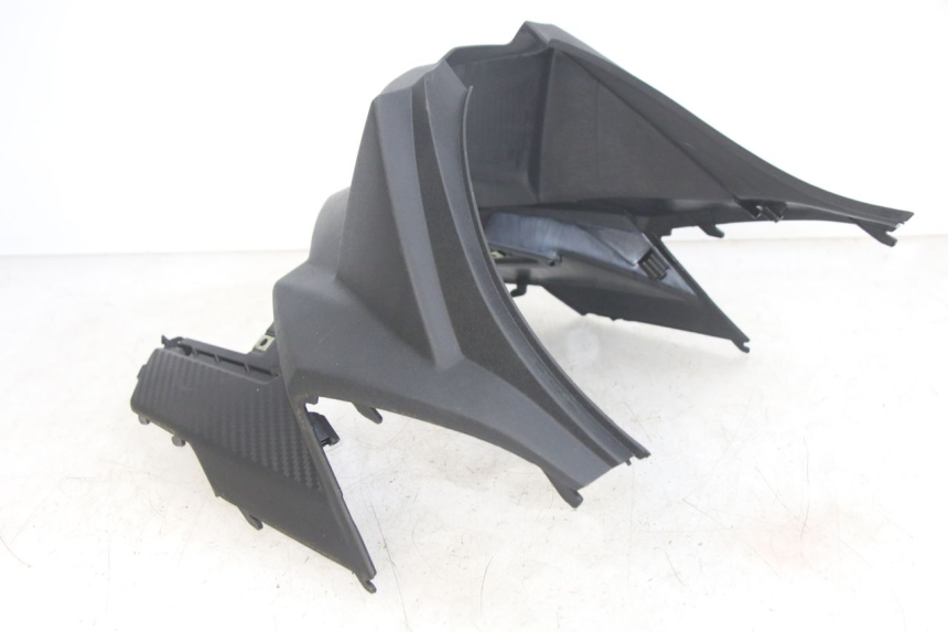 photo de OSŁONA POD SIEDZENIEM SYM JET 14 4T 50 (2018 - 2022) - Inny kąt widzenia