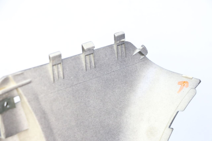 photo de OSŁONA POD SIEDZENIEM JM MOTORS VX 125 (2022 - 2025) - Zbliżenie techniczne