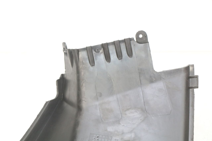 photo de OSŁONA POD SIEDZENIEM PEUGEOT KISBEE 4T 50 (2010 - 2017) - Stan powierzchni