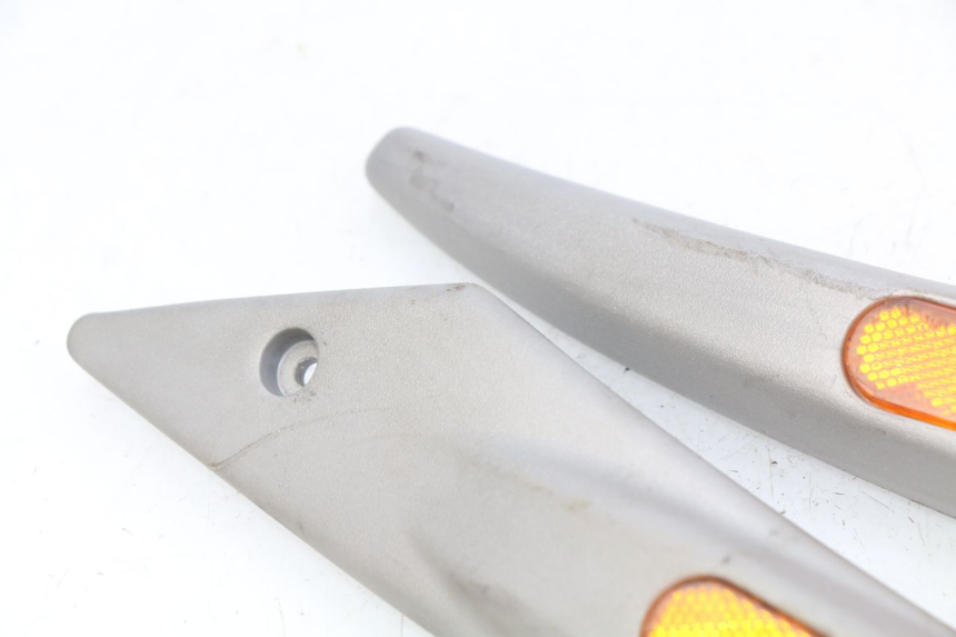 photo de OSŁONA POD SIEDZENIEM PIAGGIO LIBERTY 4T 50 (2004 - 2008) - Zbliżenie techniczne