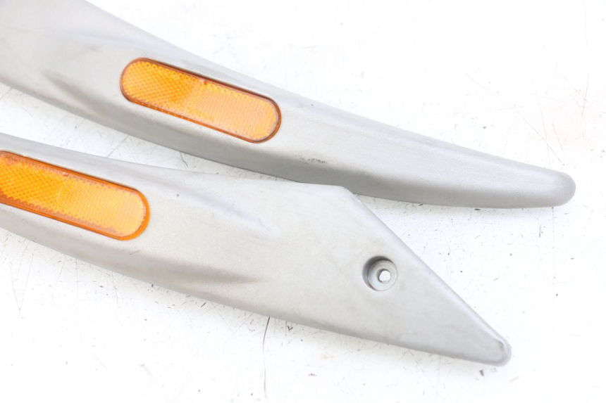 photo de OSŁONA POD SIEDZENIEM PIAGGIO LIBERTY 125 (2009 - 2013) - Zbliżenie techniczne