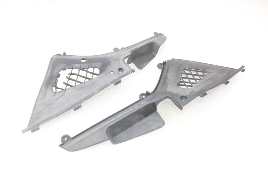 photo de OSŁONA POD SIODŁEM KYMCO PEOPLE 250 (2004 - 2008) - Widok główny