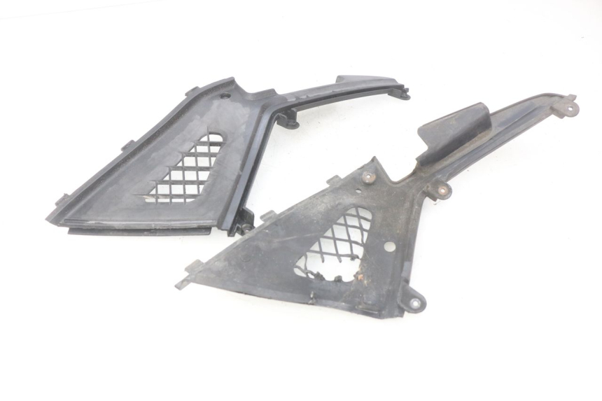 photo de OSŁONA POD SIODŁEM KYMCO PEOPLE 250 (2004 - 2008) - Szczegół części