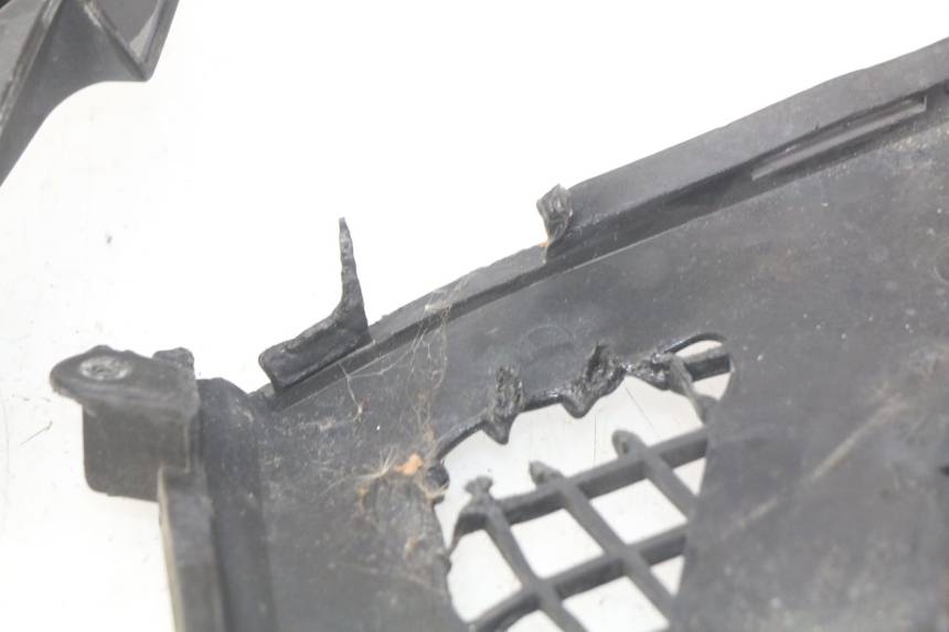 photo de OSŁONA POD SIODŁEM KYMCO PEOPLE 250 (2004 - 2008) - Zoom stanu zużycia