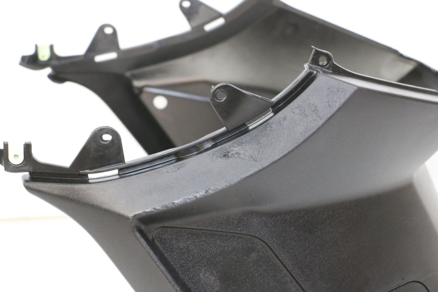 photo de OSŁONA POD SIEDZENIEM PEUGEOT STREETZONE 4T 50 (2018 - 2023) - Zbliżenie techniczne