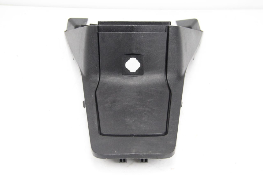 photo de OSŁONA POD SIEDZENIEM PEUGEOT SATELIS 125 (2013 - 2018) - Zbliżenie techniczne