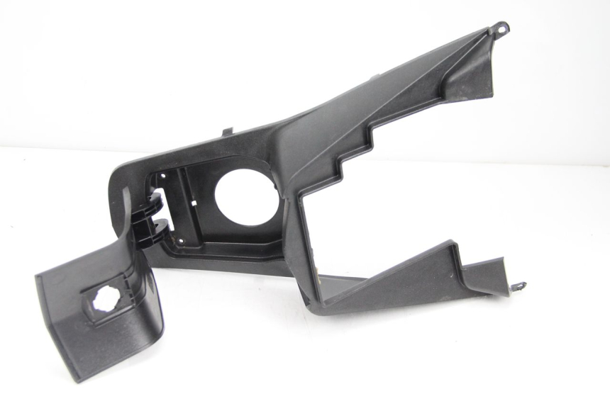 photo de OSŁONA POD SIEDZENIEM PEUGEOT SATELIS 125 (2013 - 2018) - Oznaczenia i referencje