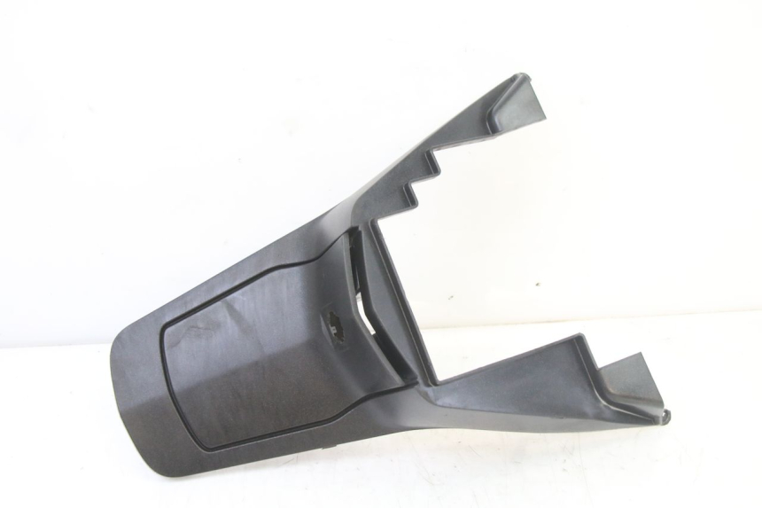 photo de OSŁONA POD SIEDZENIEM PEUGEOT SATELIS 125 (2013 - 2018) - Szczegół części