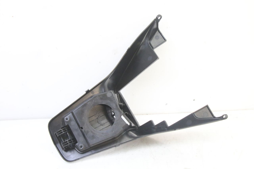 photo de OSŁONA POD SIEDZENIEM PEUGEOT SATELIS 125 (2013 - 2018) - Stan powierzchni