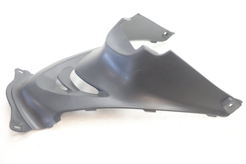 photo de OSŁONA POD SIEDZENIEM FYM SCOOTERONE 125 (2006 - 2008) - Szczegół części