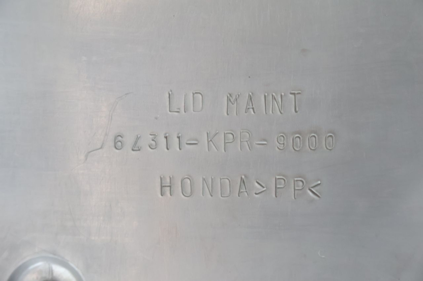 photo de OSŁONA POD SIEDZENIEM HONDA SH 125 (2001 - 2003) - Oznaczenia i referencje
