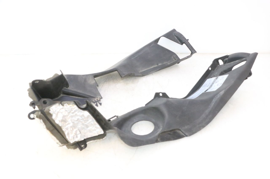 photo de OSŁONA POD SIEDZENIEM CAN-AM SPYDER RS 1000 (2008 - 2012) - Zbliżenie techniczne
