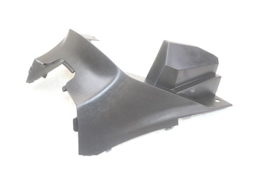 photo de OSŁONA POD SIEDZENIEM SUZUKI BURGMAN 125 (2018 - 2021) - Zbliżenie techniczne