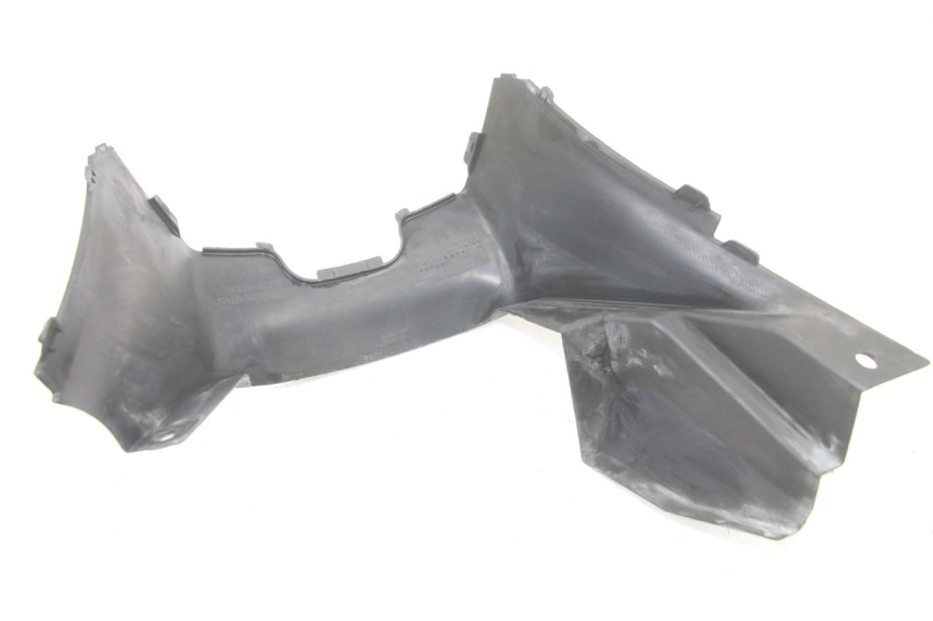 photo de OSŁONA POD SIEDZENIEM SUZUKI BURGMAN 125 (2015 - 2017) - Zbliżenie techniczne