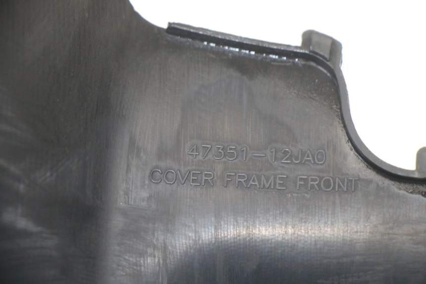 photo de OSŁONA POD SIEDZENIEM SUZUKI BURGMAN 125 (2015 - 2017) - Stan powierzchni