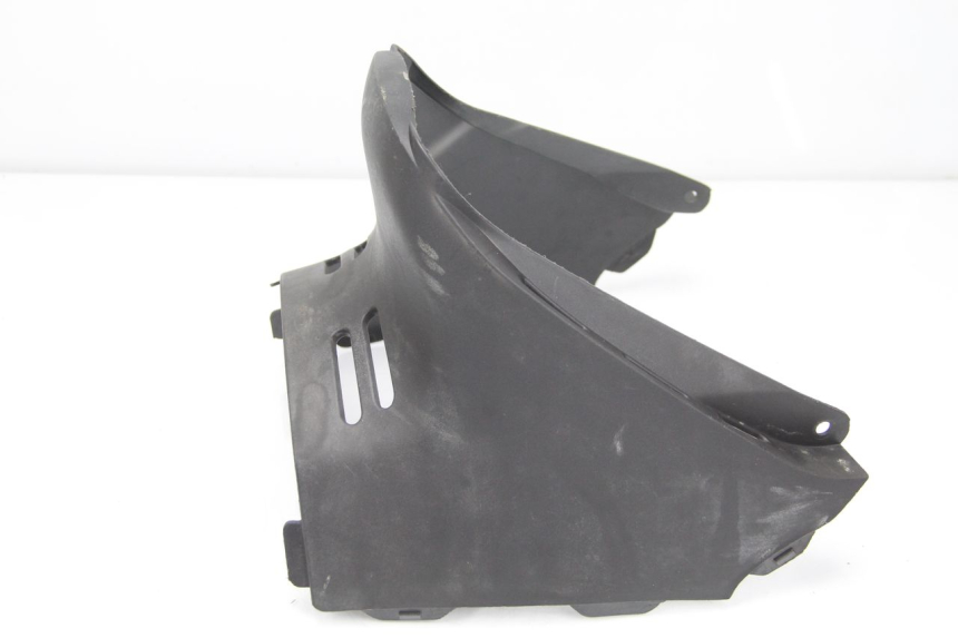 photo de OSŁONA POD SIODŁEM SUZUKI UC EPICURO 125 (1999 - 2003) - Szczegół części