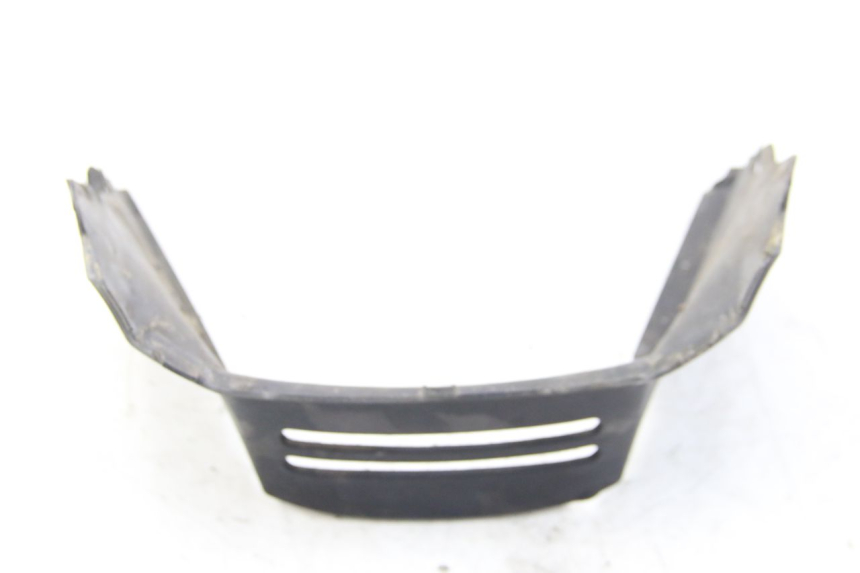 photo de OSŁONA POD SIEDZENIEM SUZUKI UH BURGMAN 125 (2002 - 2006) - Zoom stanu zużycia