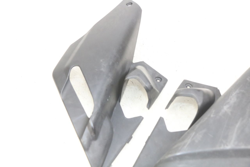 photo de OSŁONA POD SIEDZENIEM YAMAHA XMAX X-MAX 125 (2006 - 2009) - Zbliżenie techniczne