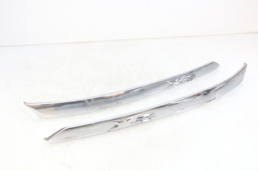 photo de OSŁONA POD SIEDZENIEM PIAGGIO X8 125 (2004 - 2007) - Widok z bliska