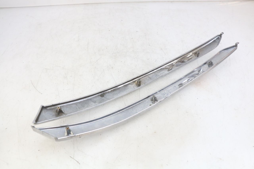 photo de OSŁONA POD SIEDZENIEM PIAGGIO X8 125 (2004 - 2007) - Widok ogólny