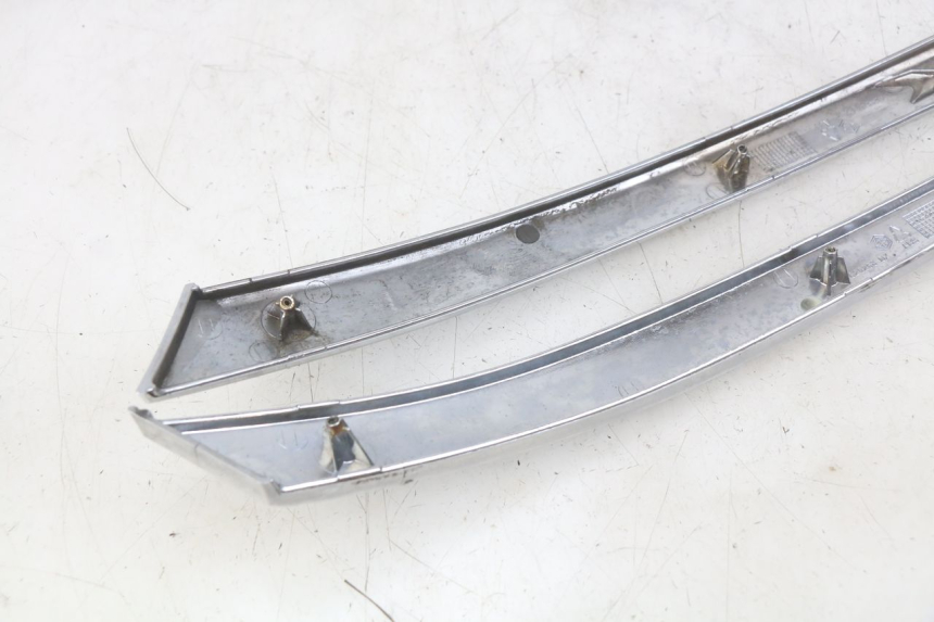 photo de OSŁONA POD SIEDZENIEM PIAGGIO X8 125 (2004 - 2007) - Część sprawdzona