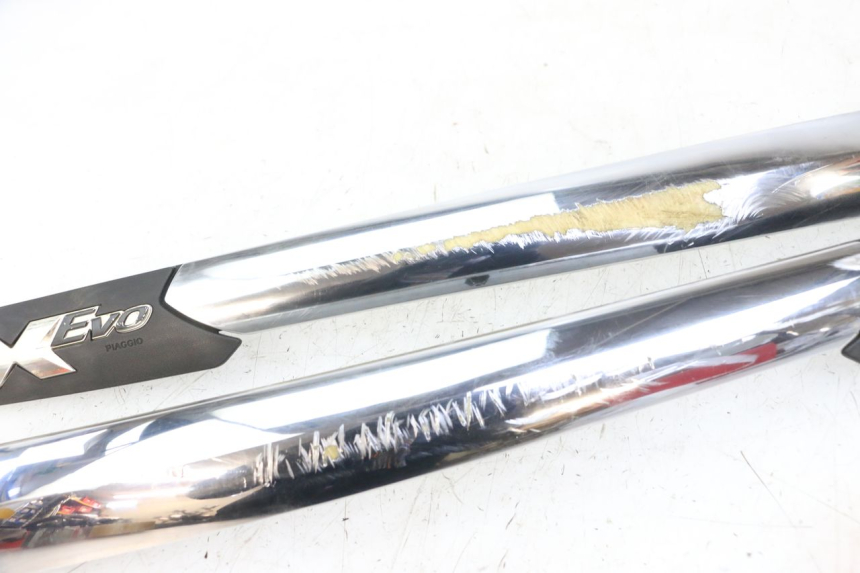 photo de OSŁONA POD SIEDZENIEM PIAGGIO XEVO - X EVO 125 (2007 - 2017) - Zoom stanu zużycia